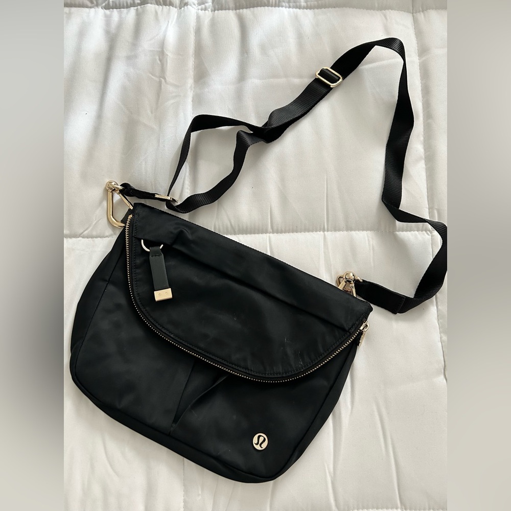 Lulu lemon crossbody